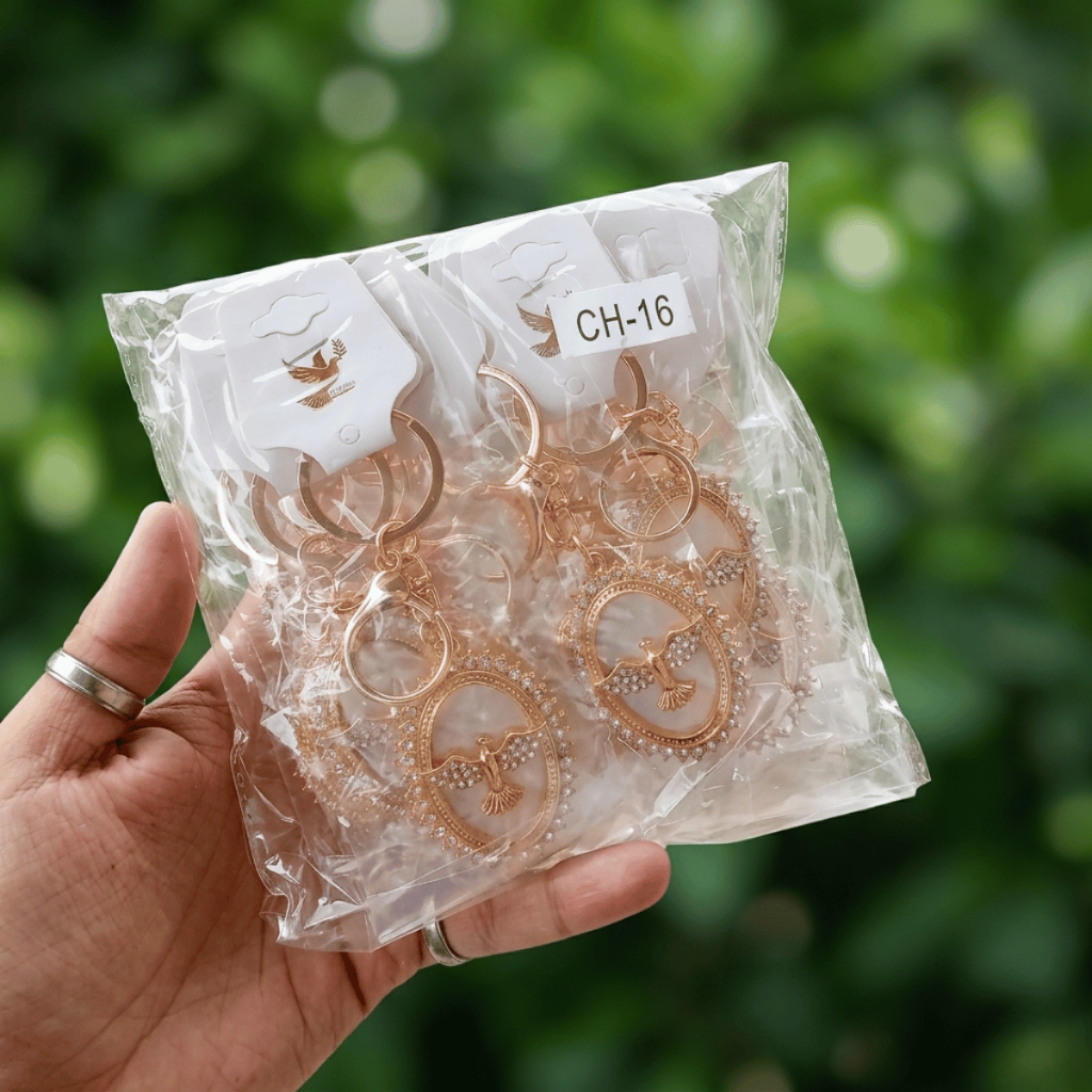 KIT 12 PCS Chaveiro Divino Espírito Santo com Strass Mosquetão e Fundo Marmorizado