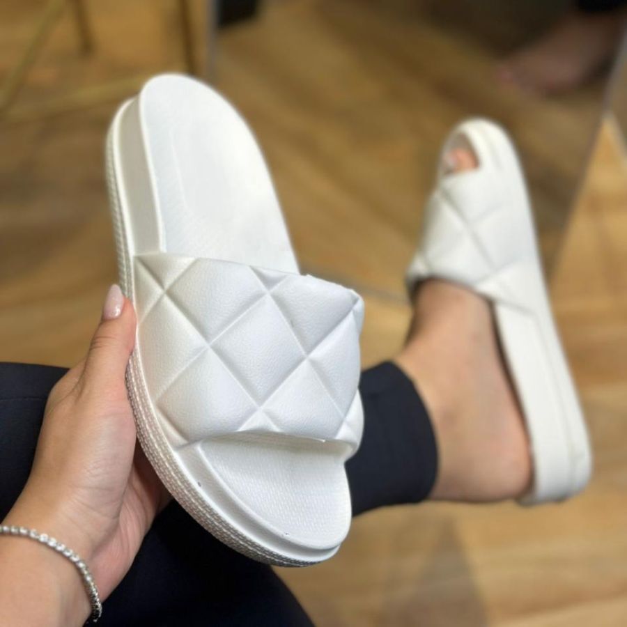 Chinelo Feminino Slide Matelassê Acolchoado Leve Confortável Casual