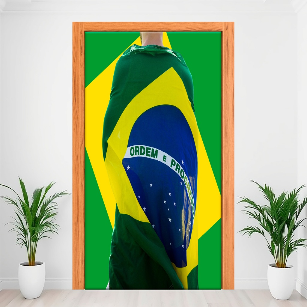 Capa Decorativa De Porta Decoração Com Elástico 2,15m x 0,80Cm Veste Fácil Tema Brasil Copa do Mundo 2026