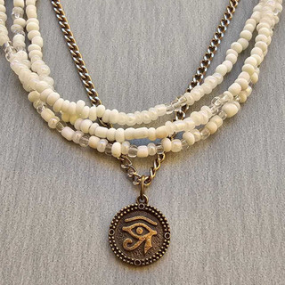 Gargantilha Olho de Hórus Choker de Miçangas com Pingente Egípcio | Estilo Boho e Esotérico