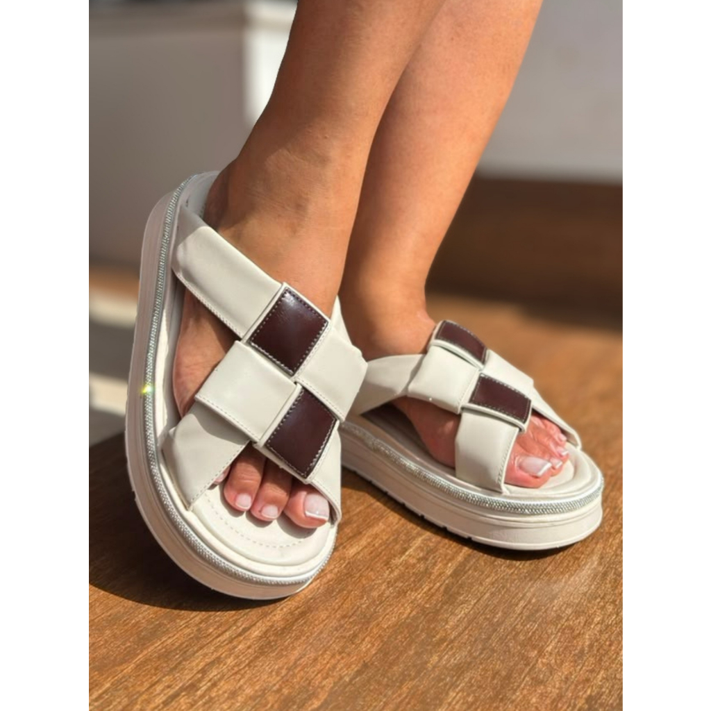 Sandalia Papete Flatform Feminina Slide Plataforma Tiras Cruzadas com Strass Confortável