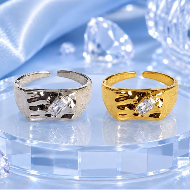 ANEL FEMININO DETALHES ZIRCÔNIA E REGULAGEM FOLHEADO A RÓDIO OURO BRANCO /OURO 18k + EMBALAGEM MARCA