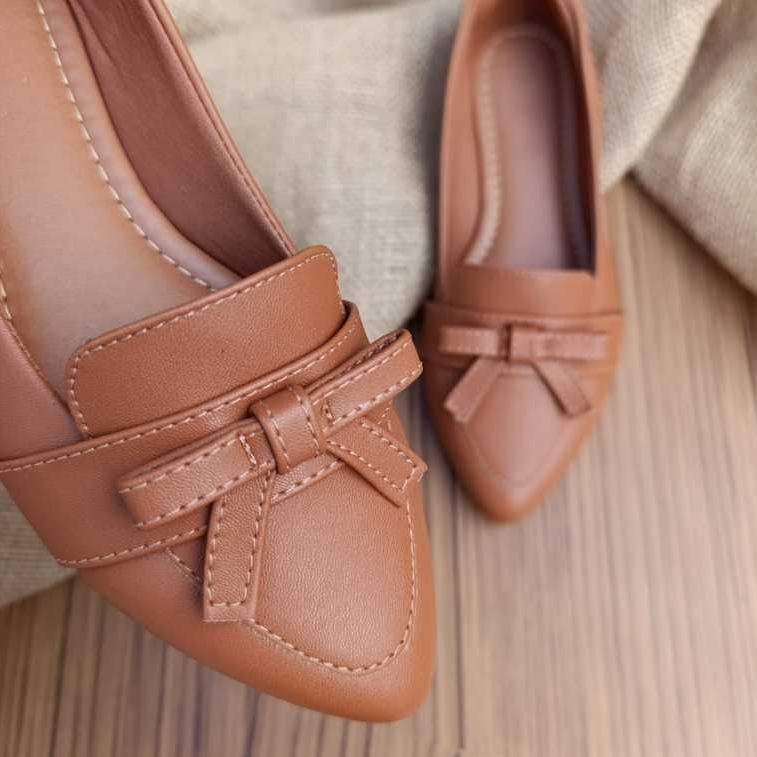 Sapatilha Mocassim Feminina Bico Fino Caramelo – Elegante e Confortável