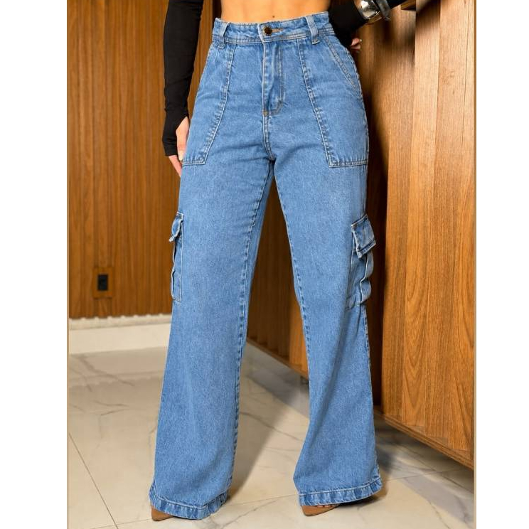 Calça Jeans Cargo Wide Feminina Moda Street Tecido Premium Bolso Lavagem Clara