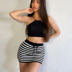 Conjunto Saída de Praia Feminino Top Cropped e Saia de Tricô Estilo Crochê Moda Praia Verão Tricot P ao G