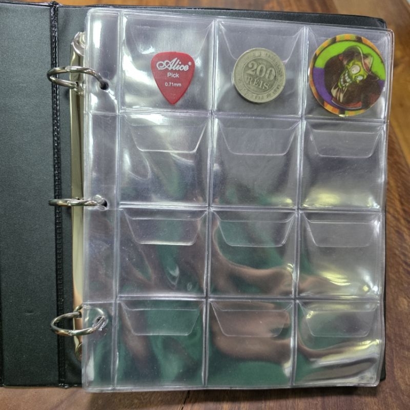 Álbum 3 Argolas para 60 Moedas, palhetas ou Tazzos. Couro Ecológico. Não Acomoanha a moeda, palheta e Tazzo