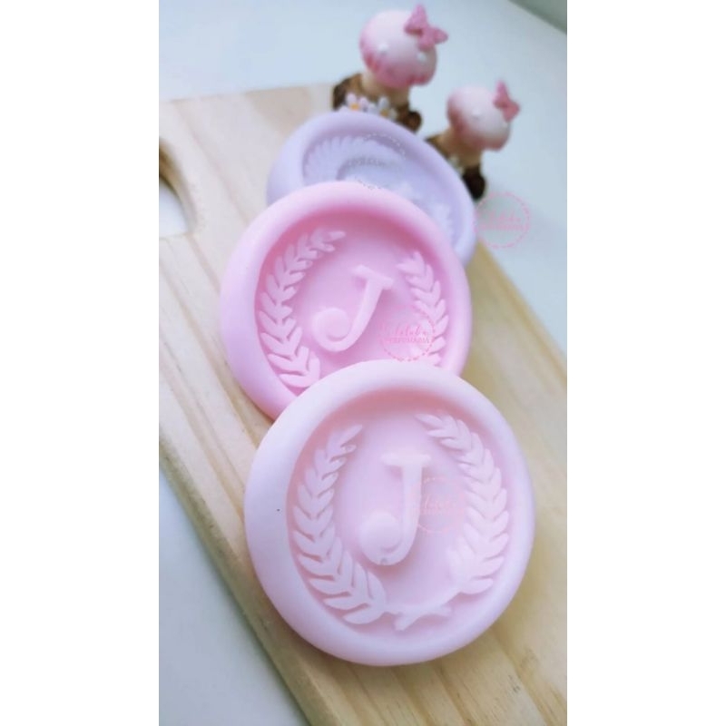 Sabonetes Artesanais Letras e Brasão