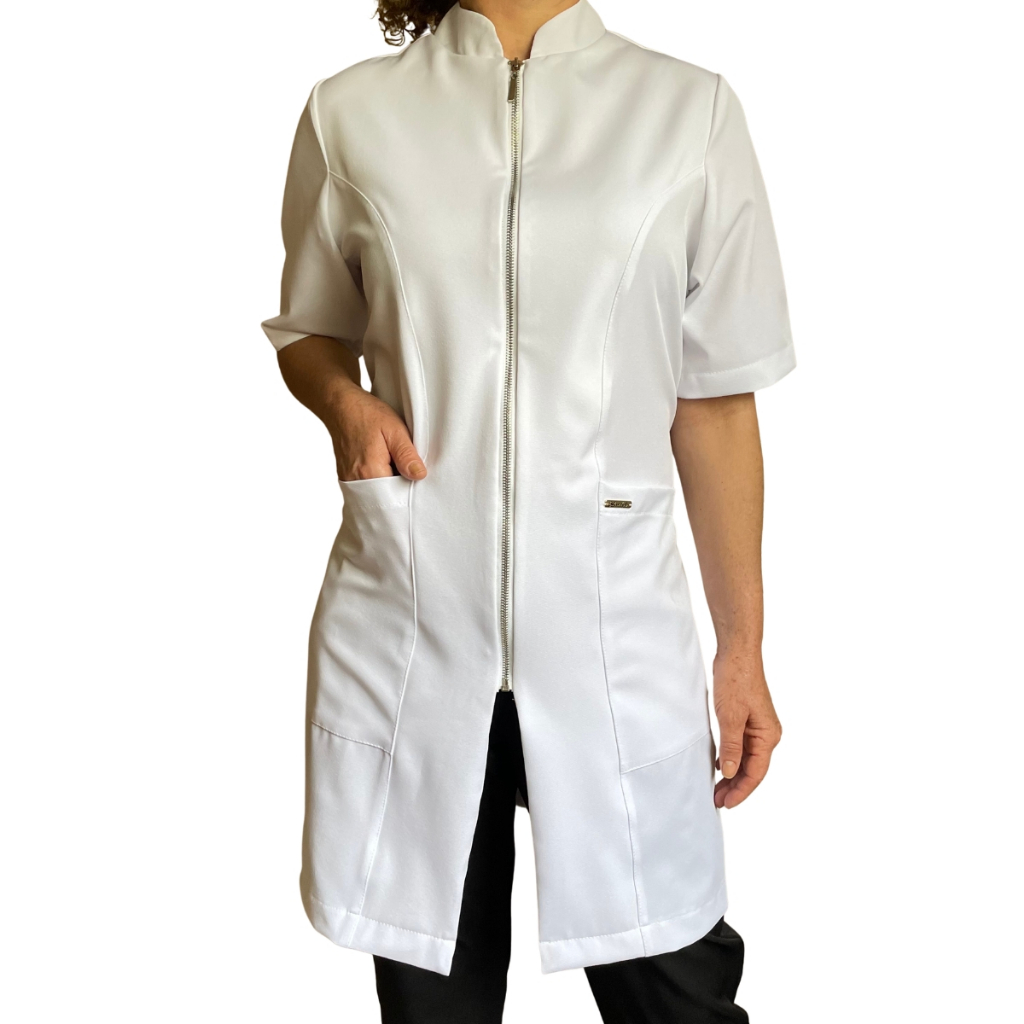Jaleco Feminino Manga Curta Branco Gola Padre com Zíper Two Way Enfermagem, Psicologia, Biomedicina