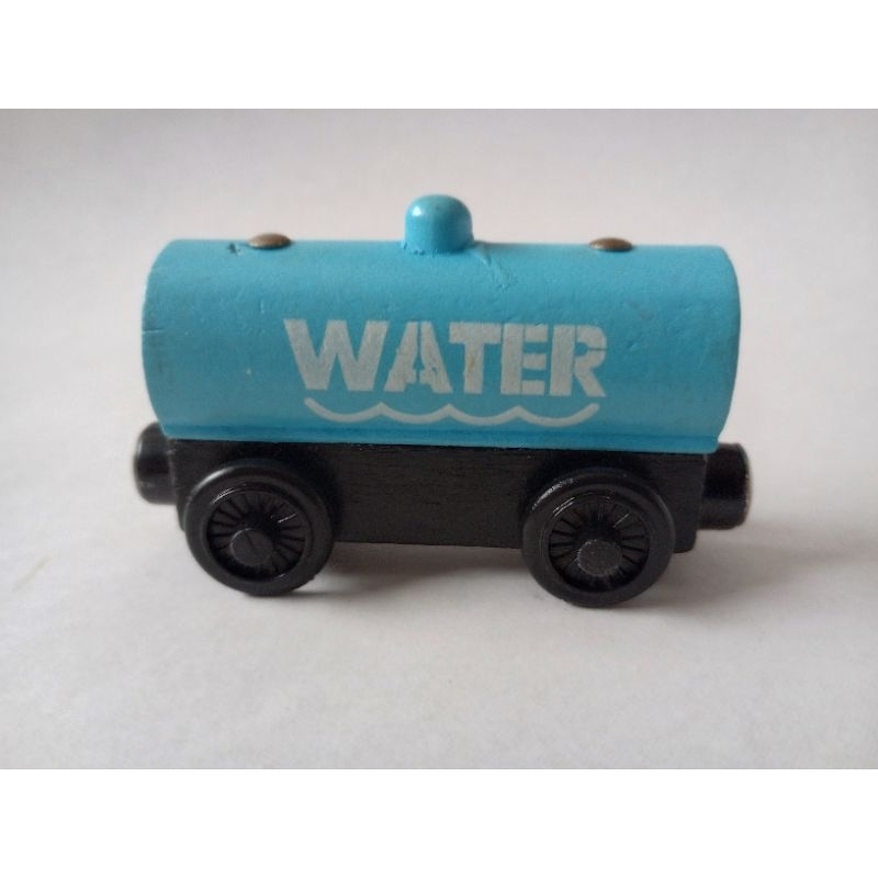 Miniatura Coleção Trem Thomas e Amigos Vagão Tanque Water Madeira Engate imā Presente Amante/Colecionador(Ler Descrição)