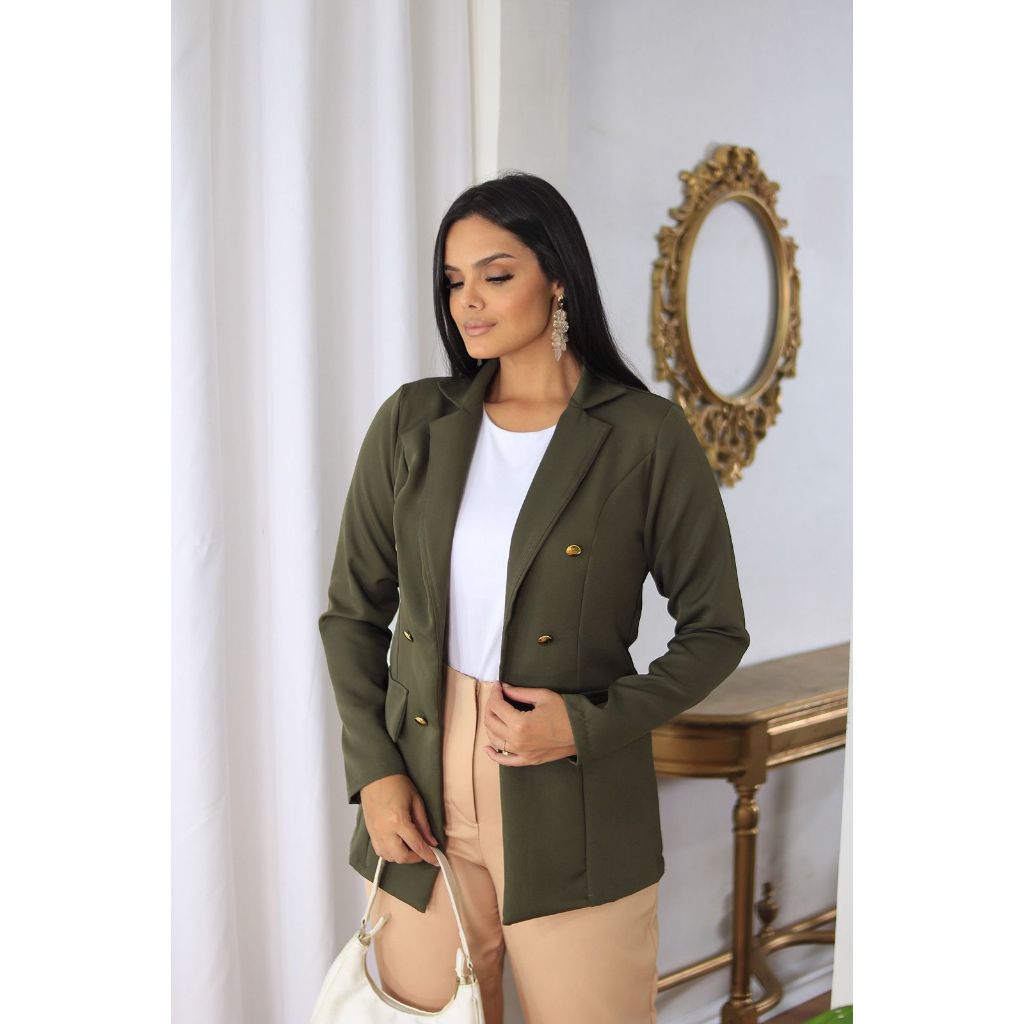 Blazer Alfaiataria Casaco max acinturado com botões modelo social. F