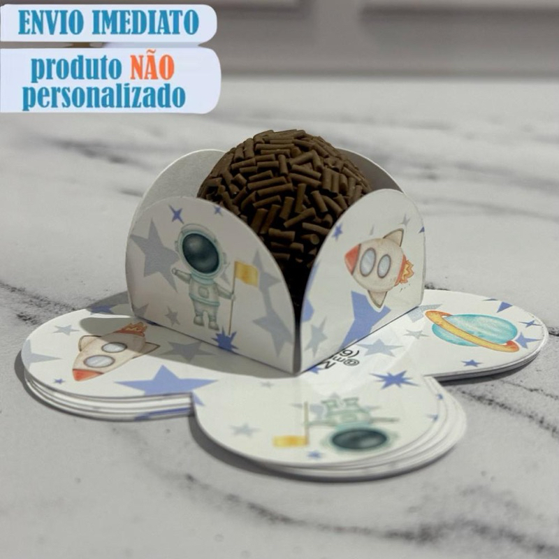 Forminha Personalizada para Docinho Astronauta Forminha temática para Brigadeiro Pétala festa aniversário
