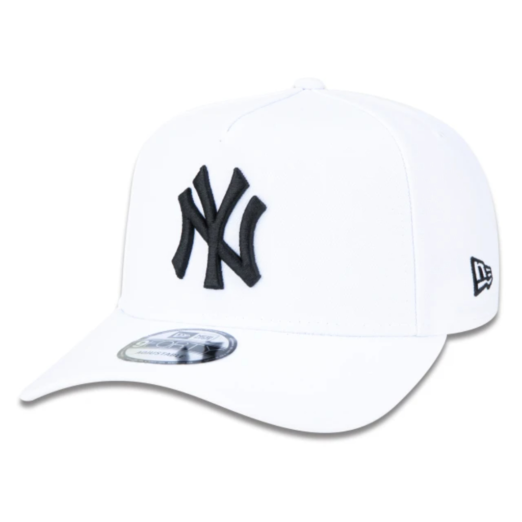 Boné New Era  9FORTY A-Frame Snapback Aba Curva MLB New York Yankees Branco Logo Preto – Original