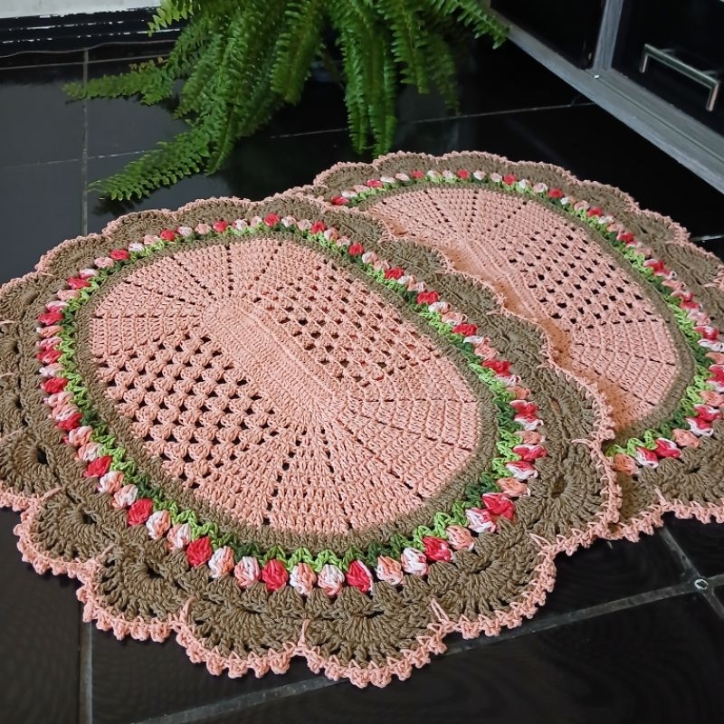 Par.tapetes.em.croche.artesanal.feito.a.mão