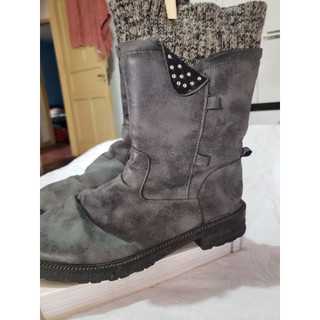 Bota Feminina Cano Médio Cinza Forrada – Tam 37 - bota inverno, bota cano médio, bota cinza feminina, bota confortável