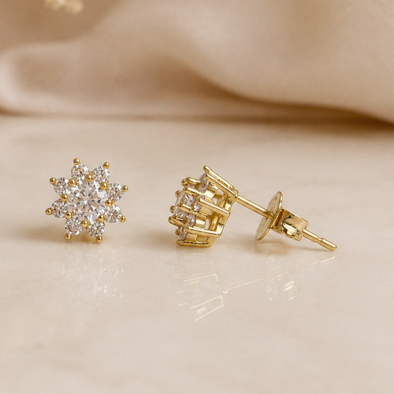 Semijoia Ouro 18k Brinco feminino flor 8mm cravejado com zircônias Banhado Folheado