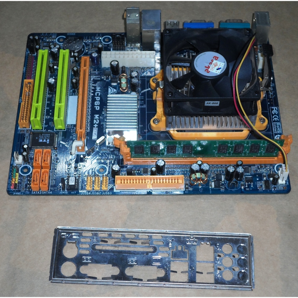 Placa Mãe BIOSTAR N61PB-M2S + Processador AM2 de 2.10GHZ + 2GB de memoria + cooler /dissipador + Espelho