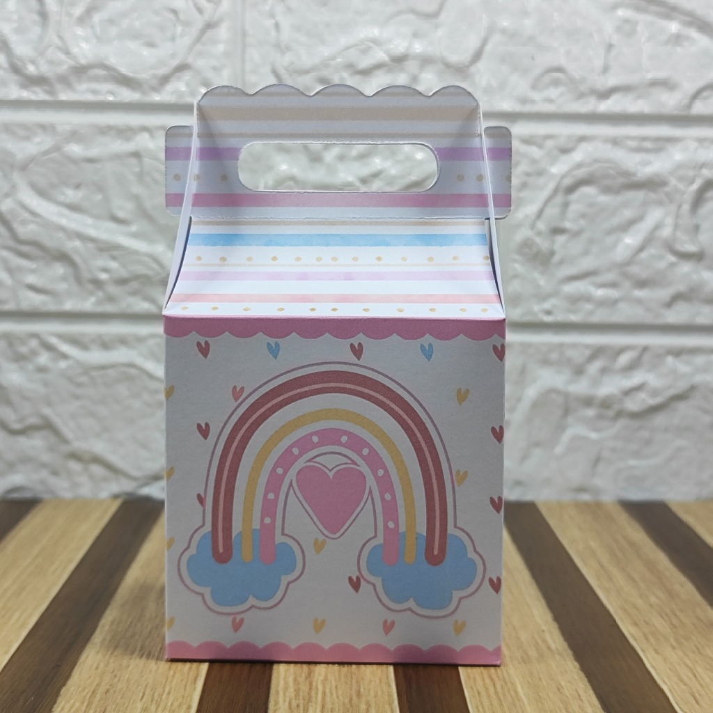 Caixa maletinha personalizada Arco Íris lembrancinha surpresa aniversário infantil PEGUE E MONTE