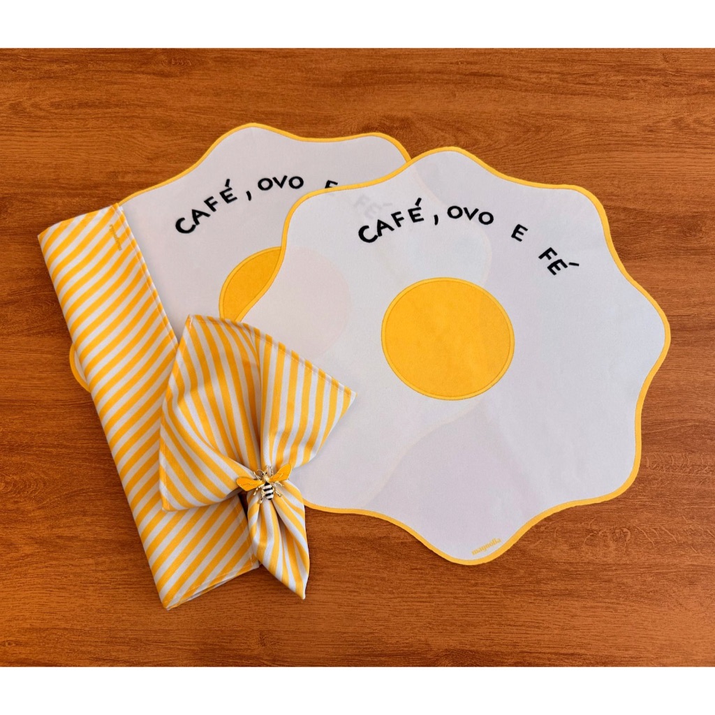 Kit Café Da Manhã 2 Americanos Impermeável + 2 Guardanapos Estampa Exclusiva Café Ovo e Fé Oferta