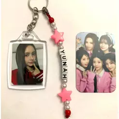 Chaveiro Illit - Yunah + photocard surpresa + miniphotocard