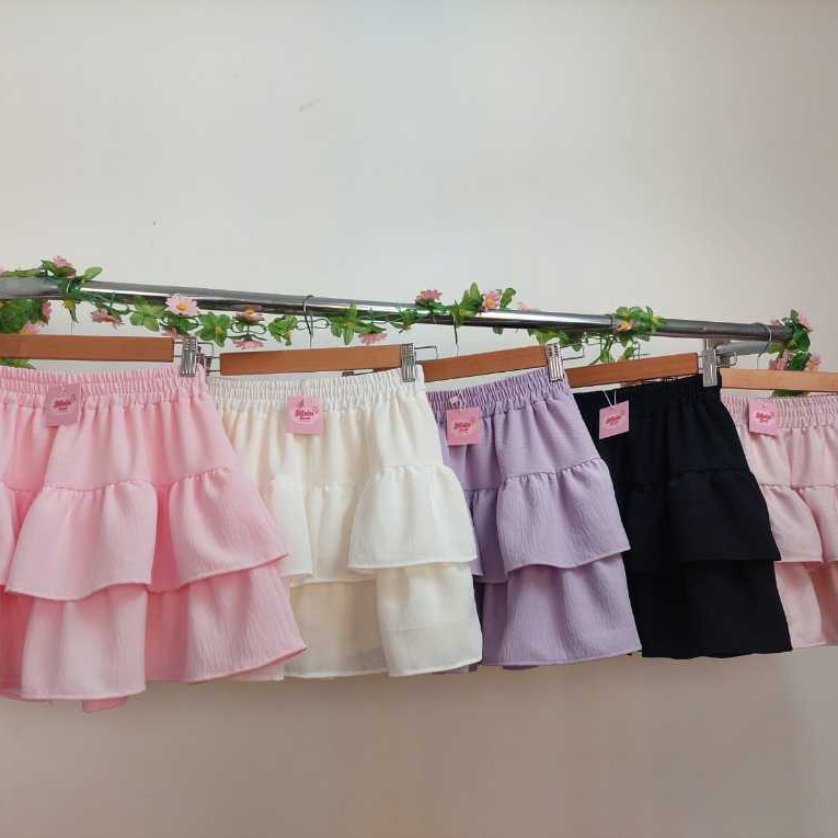 Saia com short e babados lisa
