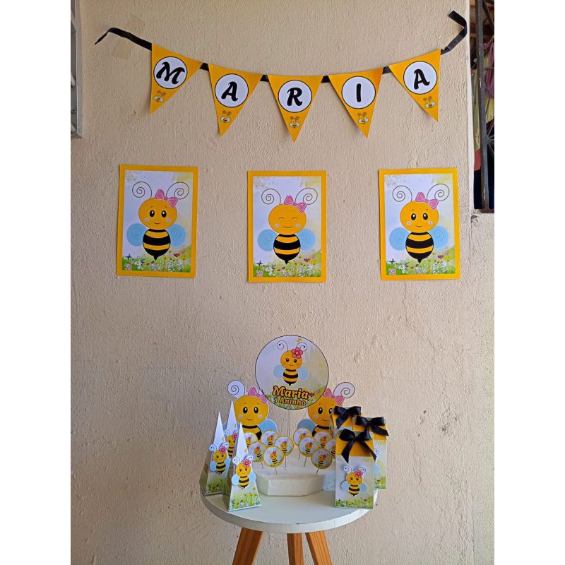 ENVIO RÁPIDO Kit festa abelhinha | Só um bolinho | Mesversário Aniversário | Personalizado | 30 itens lembrancinha