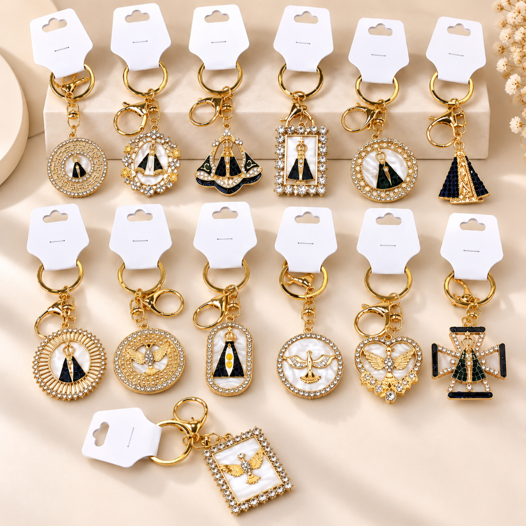 KIT6 Chaveiro Religioso Nossa Senhora Aparecida com Strass Luxo Dourado · foto 2