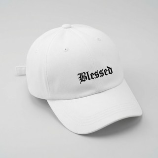 Boné Blessed Branco Aba Curva Letra Gótica | Bege Marrom Preto Vermelho | Dad Hat Abençoado Ajustável