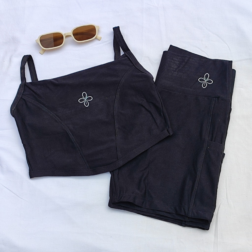 CONJUNTO EXCLUSIVO FITNESS FEMININO SHORTS COM BOLSO E TOP CANELADO POLIAMIDA ZERO TRANSPARÊNCIA BOJO REMOVÍVEL
