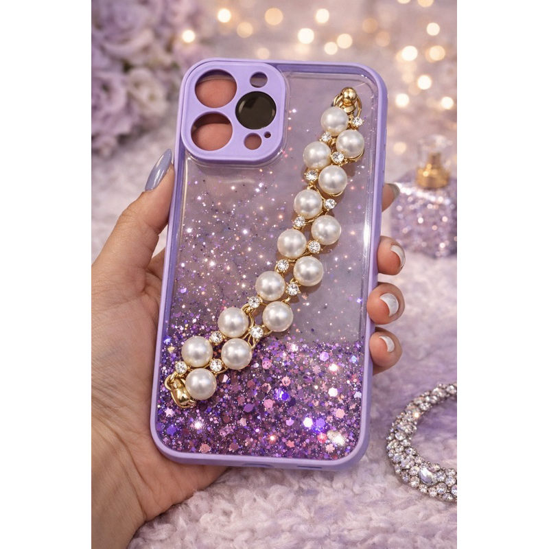 Capa iPhone 13 Pro Max Feminina Lilás Luxo Glitter com Pérolas e Strass Transparente