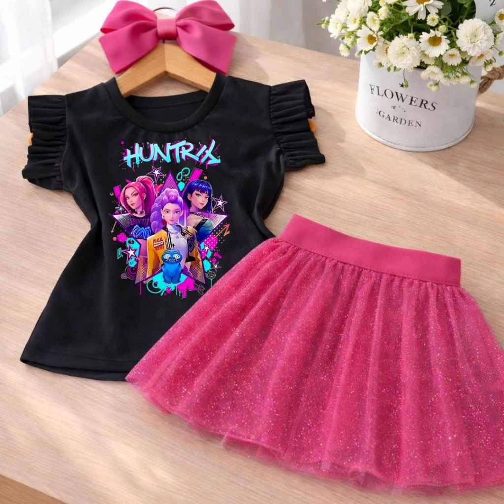 Conjunto Infantil Menina Fashion Estilo K-Pop – Blusa Preta com Babado Personagens Pop + Saia Tule Glitter Rosa PINK