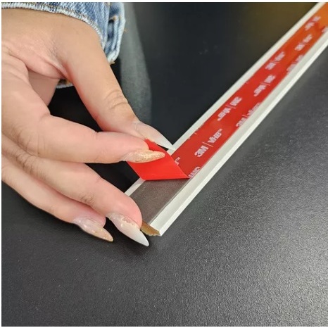 10 Barras Rodameio Boiserie MDF Branco Autocolante -1,20mts — imagem 2 de 2