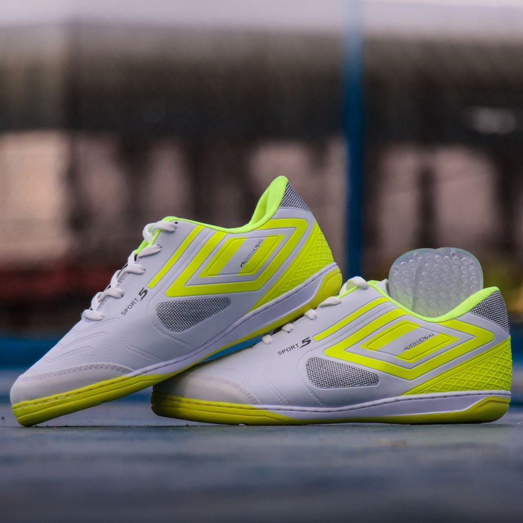 Chuteira futsal colada e costurada + Palmilha oferta unica salão quadra oferta unica envio em 12h