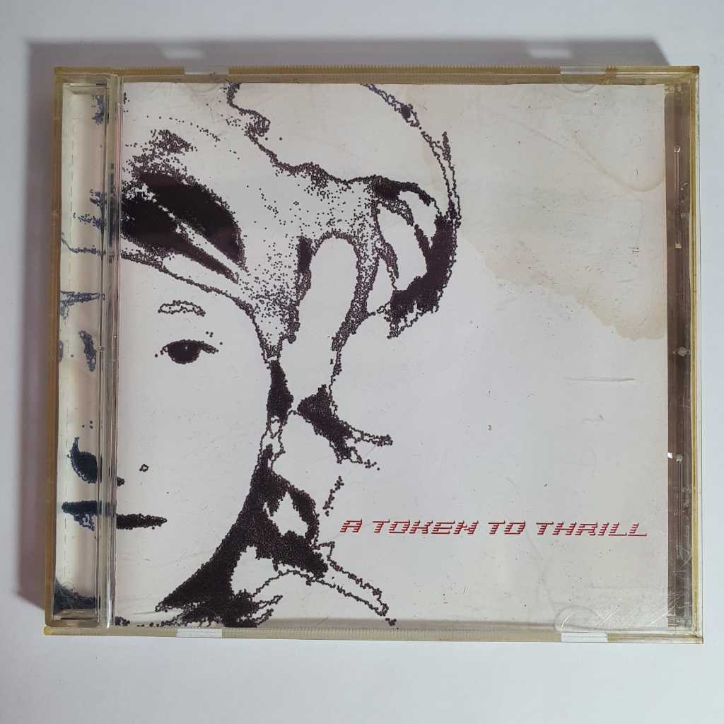 CD A Token to Thrill – Various Artists – Música Eletrônica, Ambient Experimental – Importado – Raro