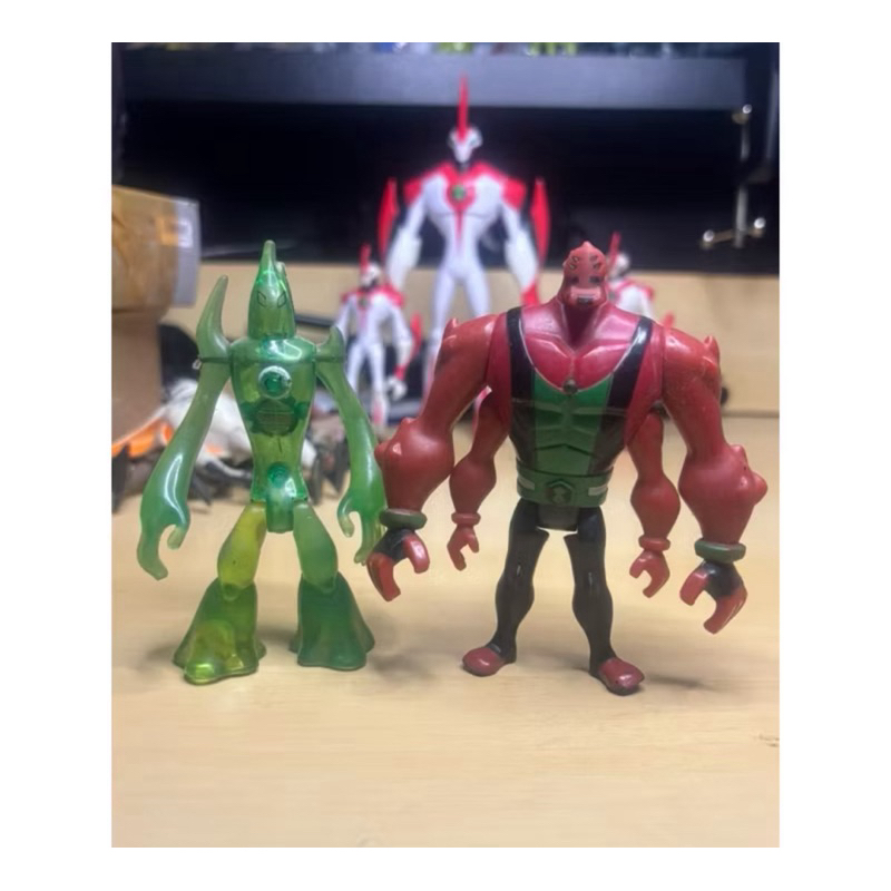 Lote 2 Bonecos : Quatro Braços Ben 10 Omniverse e Gosma Ben 10 Clássico Bootlegs Em Perfeito Estado Usado Conforme Fotos
