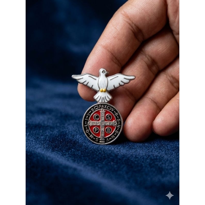 Broche Combinado do Divino Espírito Santo com a Medalha de São Bento