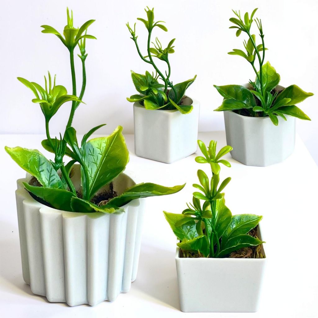 Kit 4 Vasinhos com Plantinhas Artificiais Decorativas em Oferta na Shopee