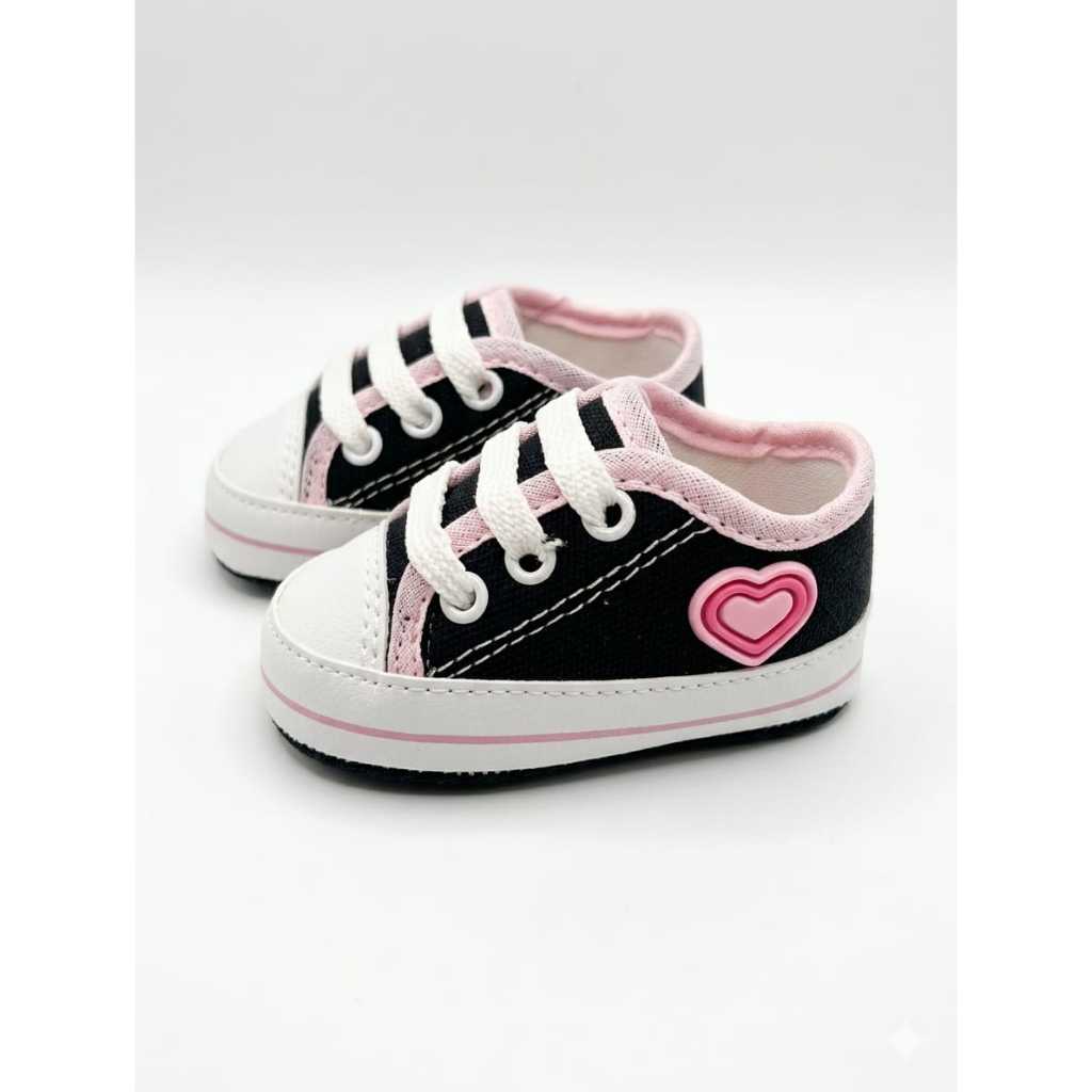 Tênis Infantil Bebê Preto com Rosa e Coração