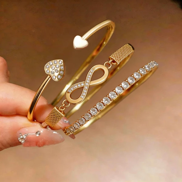 Kit 3 Pulseiras Femininas Douradas com Coração e Strass | Ajustável para Pulso de 6cm