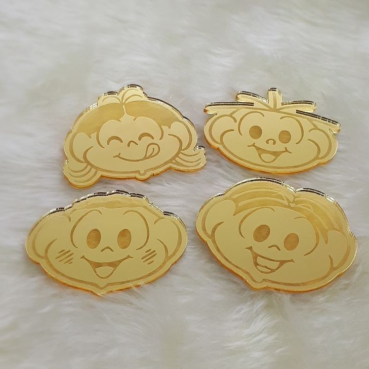 Kit 10-20 ou 30 Aplique Turma da Monica acrílico espelhado dourado 5 cm Mônica FAST-24HR