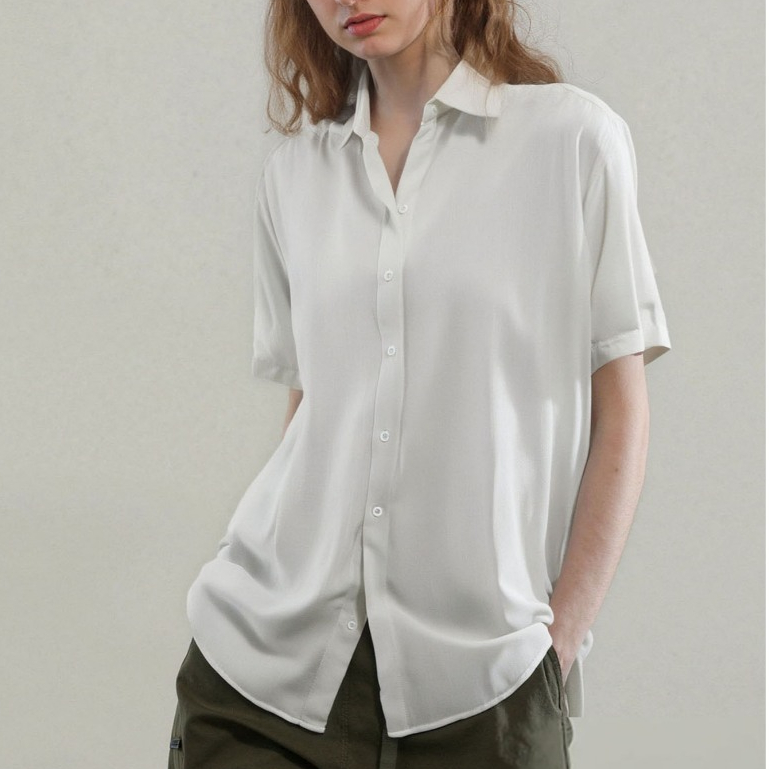 Camisa Feminina Lisa Básica Manga Curta Folgada E Confortável Moda Casual