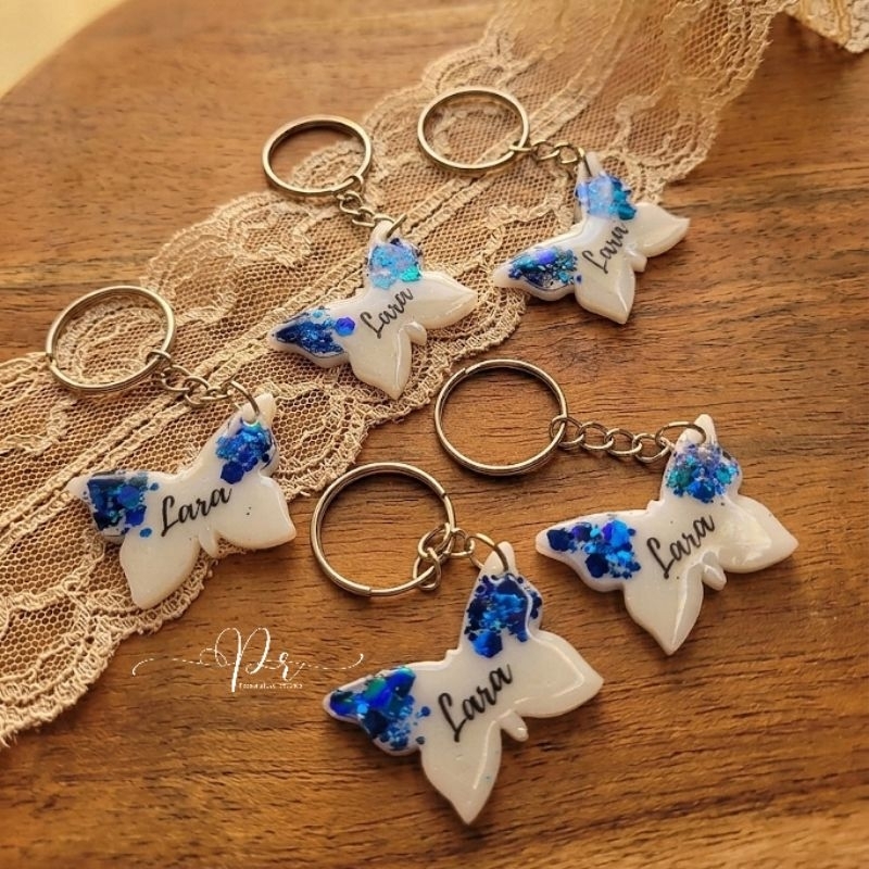 Mini chaveiros personalizados de resina borboleta com nome para festas, aniversários, lembrancinhas 10-20-30-50 Unidades