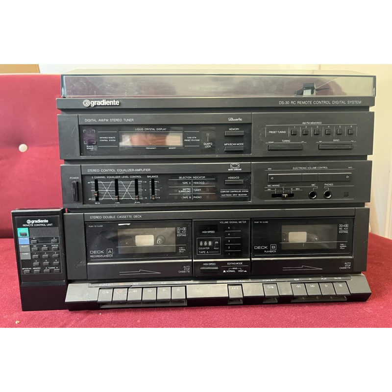 TOCA DISCOS VINTAGE GRADIENTE DS-30 COM CONTROLE REMOTO.
