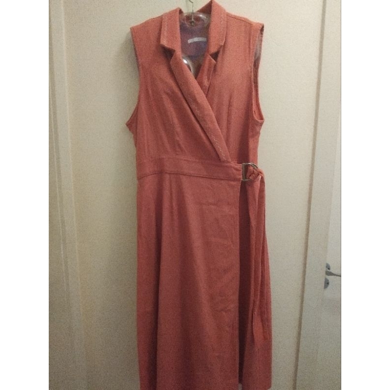 Belíssimo  vestido midi de linho transpassado.Tam.G1