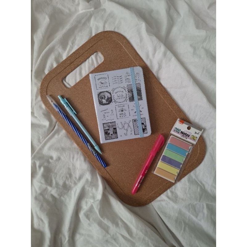 Kit de papelaria fofa tema Velho Oeste/Cowboy (caderno A6 + lapiseira + caneta + marca texto + marca página)