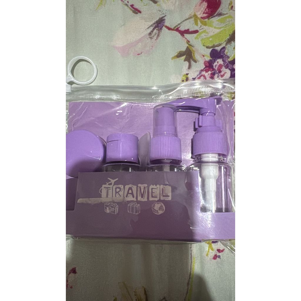 kit porta shampo com 6 peças ideal para viagem.