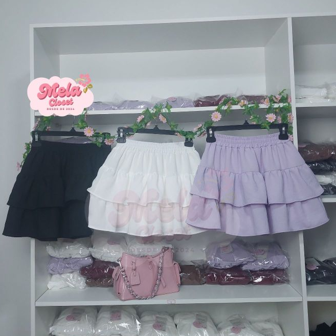 Saia com short e babados lisa