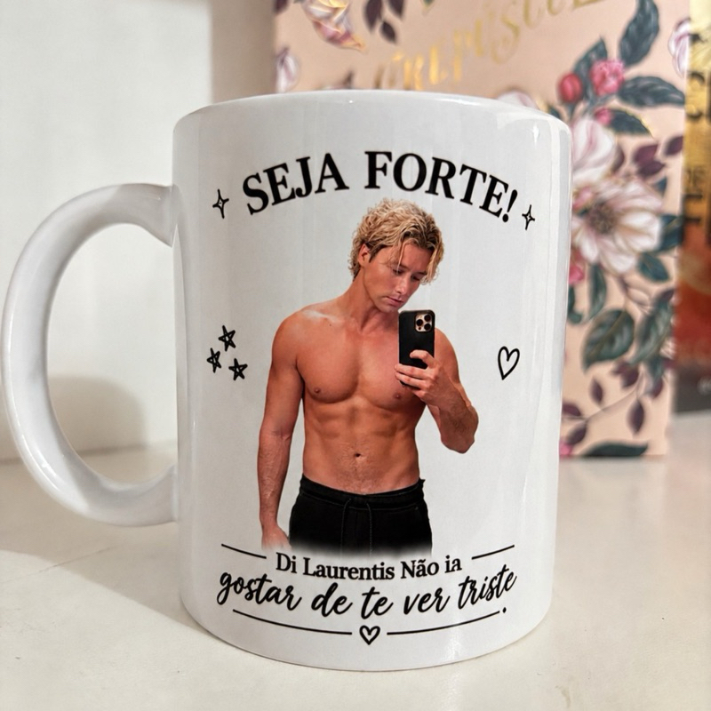 Off Campus caneca Garrett Grahan, Dean Dilaurentis, John Logan e John Tucker