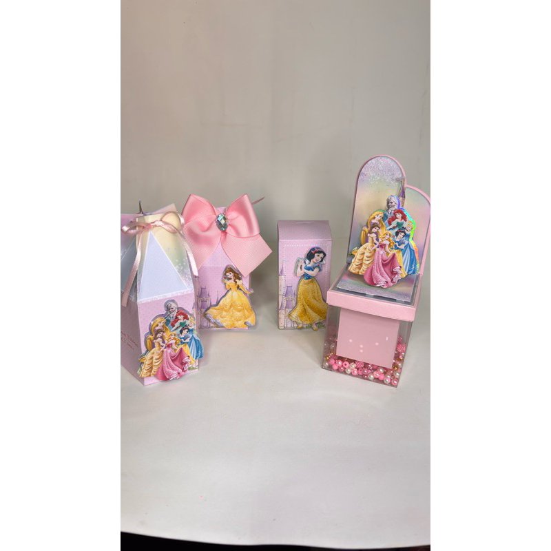 Kit Festa - 20 Lembrancinhas Personalizadas Princesas Luxo - Caixinhas Personalizadas - Papelaria Personalizada.