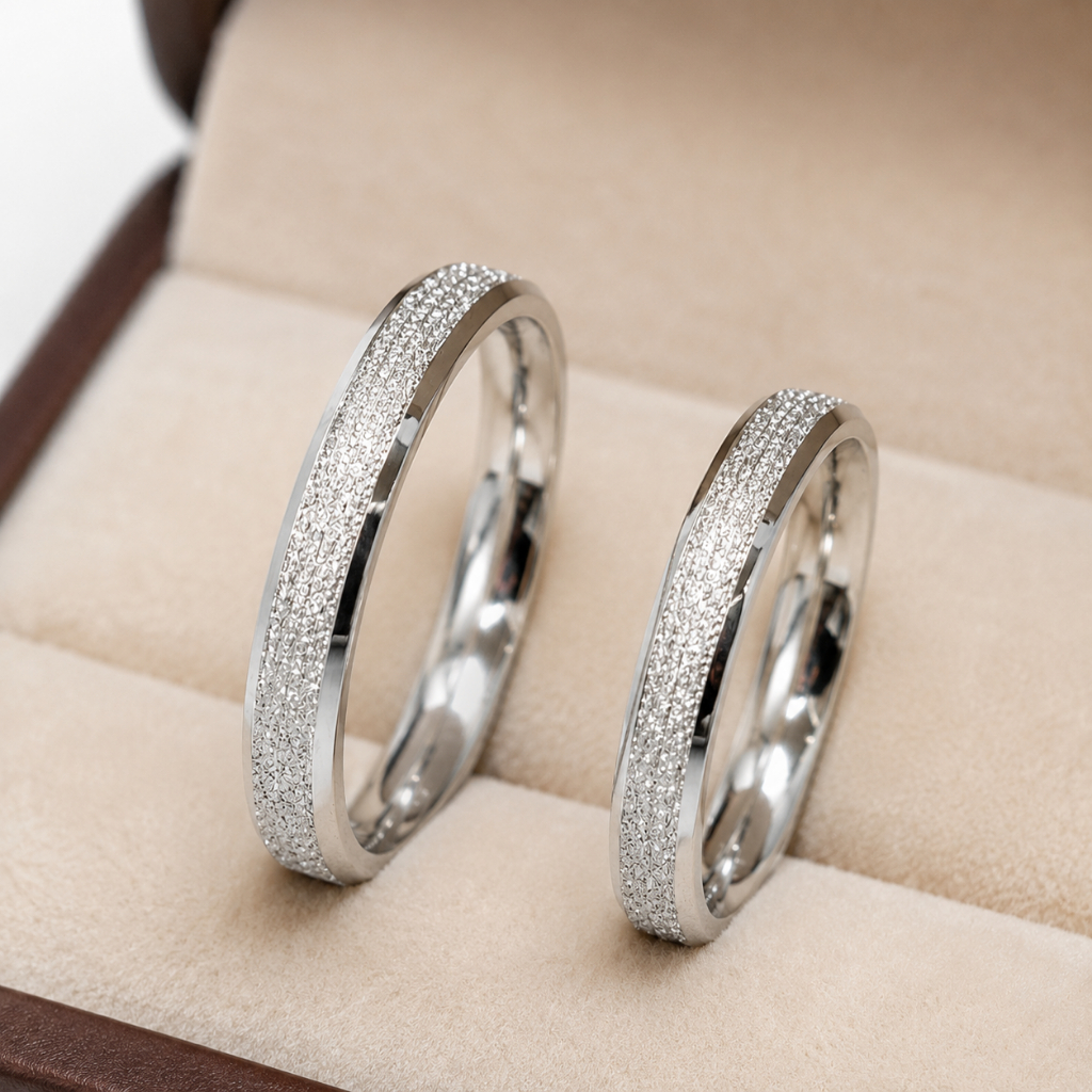 Alianças De Namoro Diamantadas Anatômicas Par Finas Prata Delicadas Noivado Dia dos Namorados Casal Par Presente