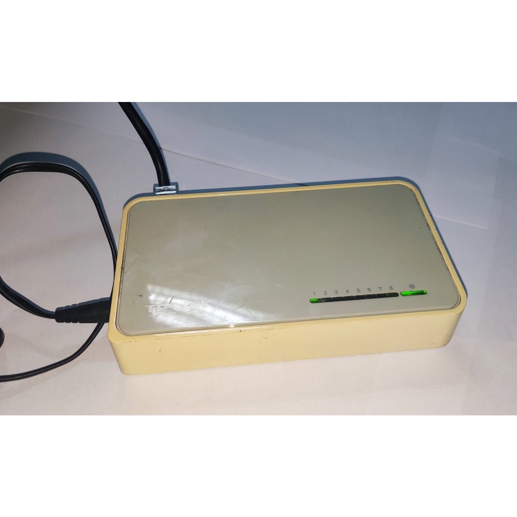 Switch Hub 8 Portas TP-LINK TL-SF1008D 10/100 Mbps não é novo Funcionando + Fonte + Cabo RJ45